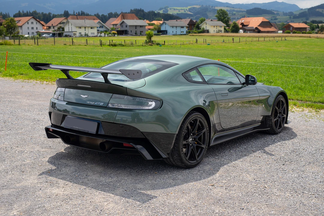 2017 Aston Martin V8 Vantage (2006-2017) - Image 14 of 31