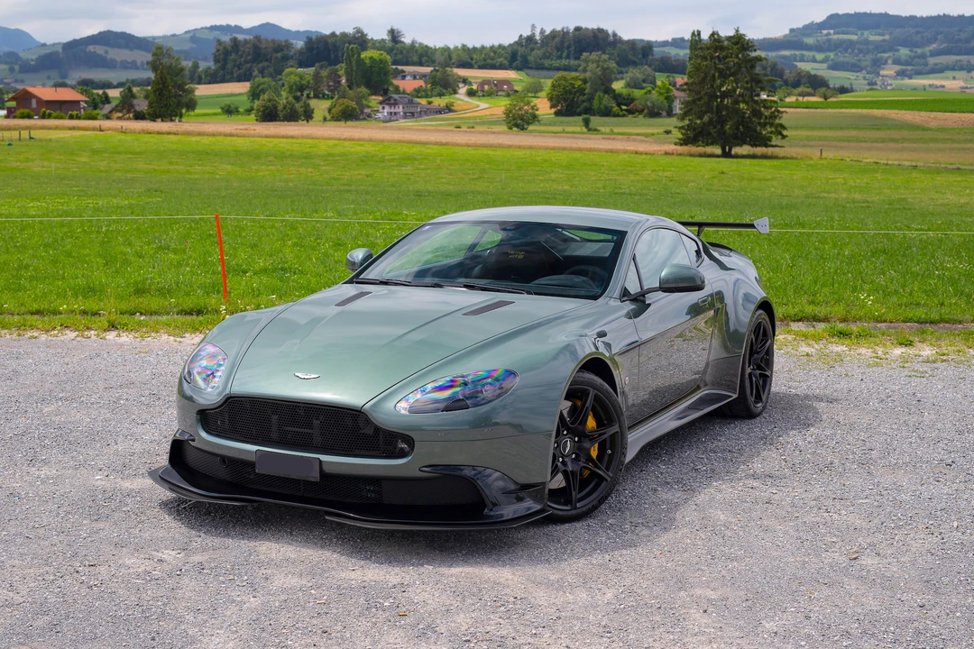 2017 Aston Martin V8 Vantage (2006-2017) - Image 12 of 31