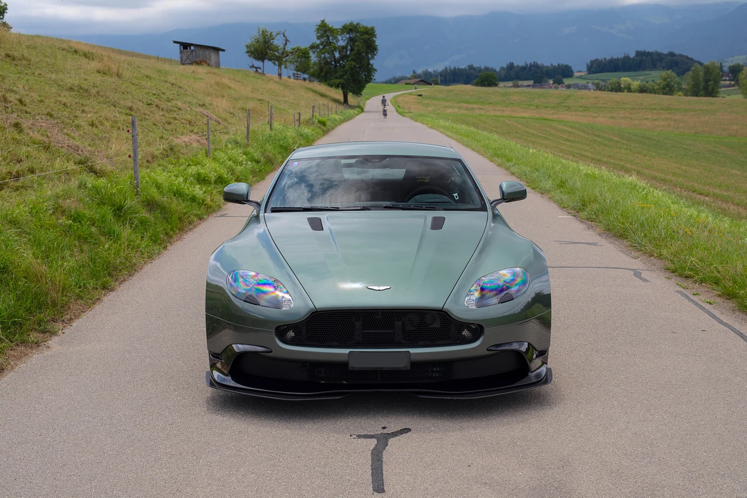 2017 Aston Martin V8 Vantage (2006-2017) - Image 3 of 31