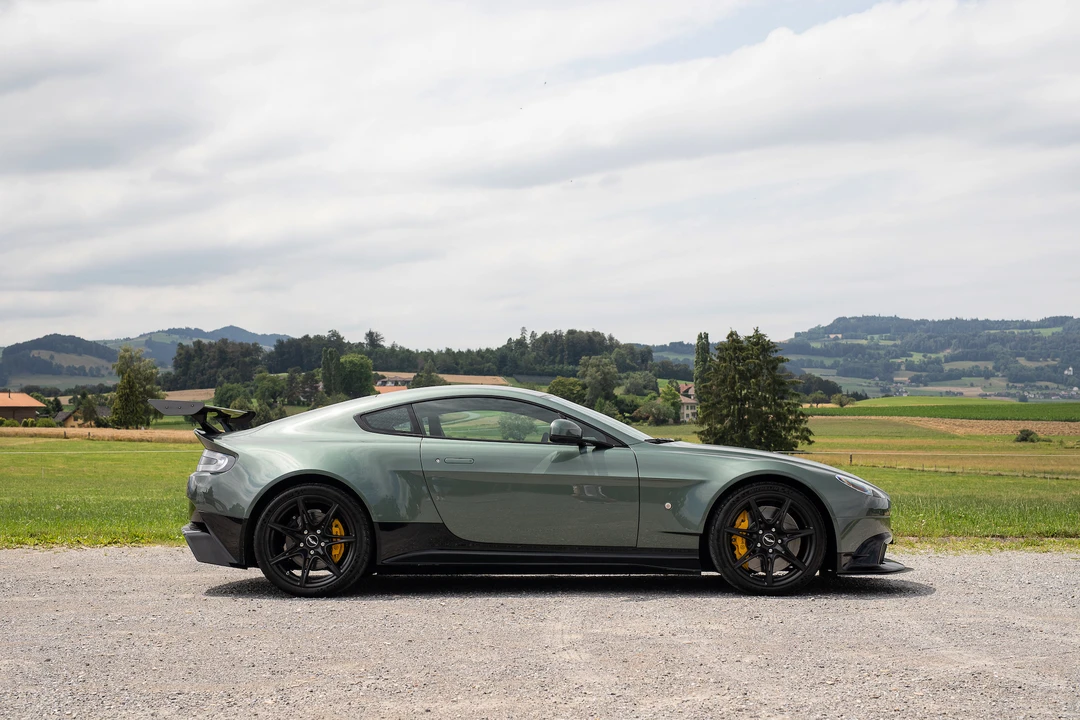 2017 Aston Martin V8 Vantage (2006-2017) - Image 16 of 31