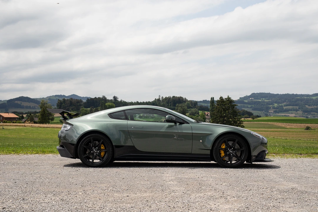 2017 Aston Martin V8 Vantage (2006-2017) - Image 5 of 31