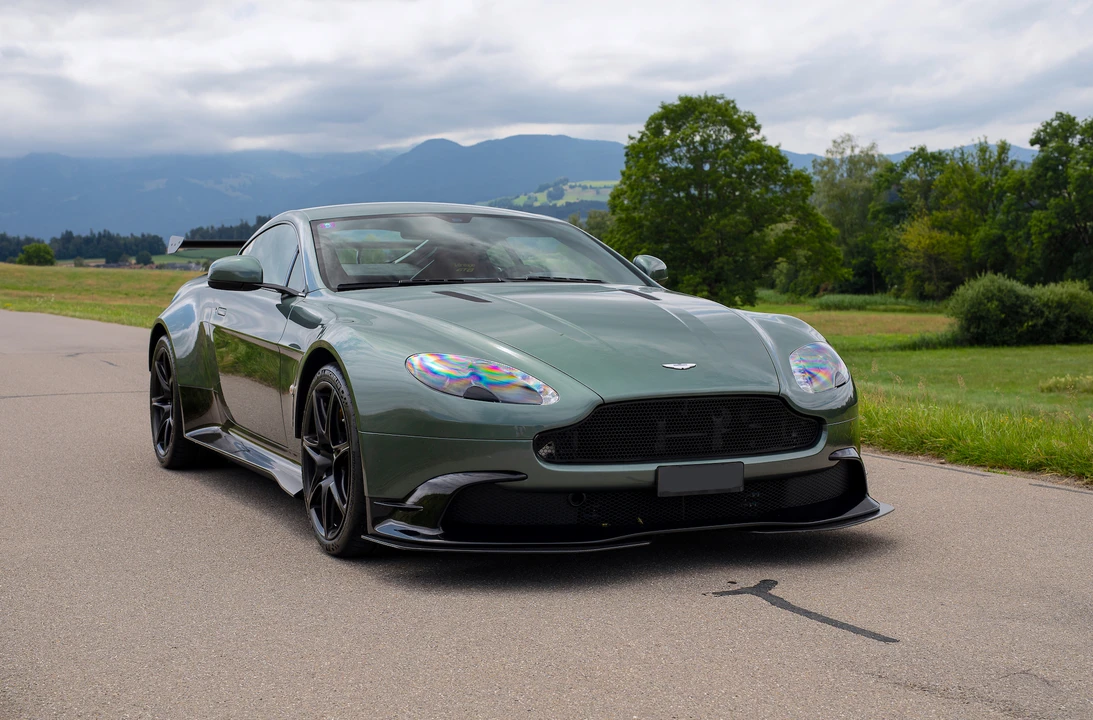 2017 Aston Martin V8 Vantage (2006-2017) - Image 4 of 31
