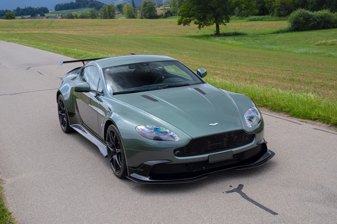 2017 Aston Martin V8 Vantage (2006-2017) - Image 17 of 31