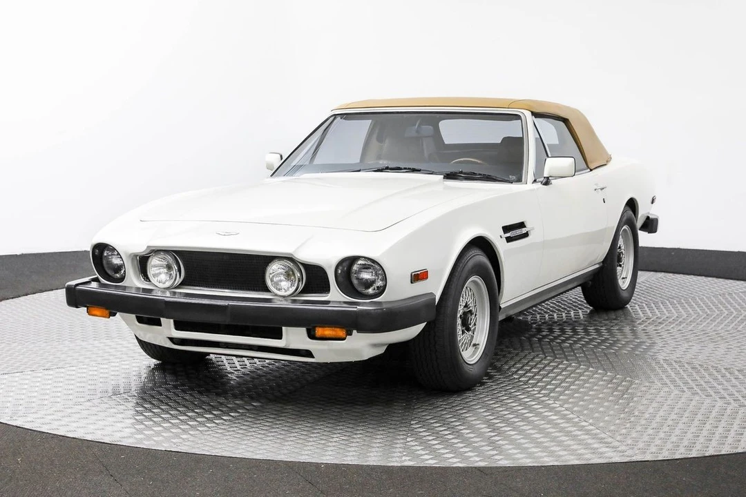2017 Aston Martin V8 Vantage (2006-2017) - Image 2 of 12