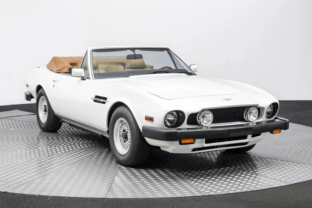 2017 Aston Martin V8 Vantage (2006-2017) - Image 4 of 12