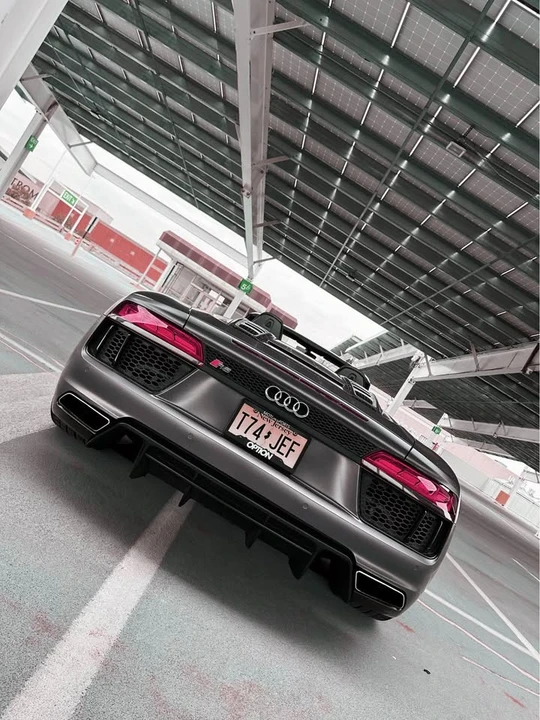 2017 Audi 4S R8 - Image 9 of 10