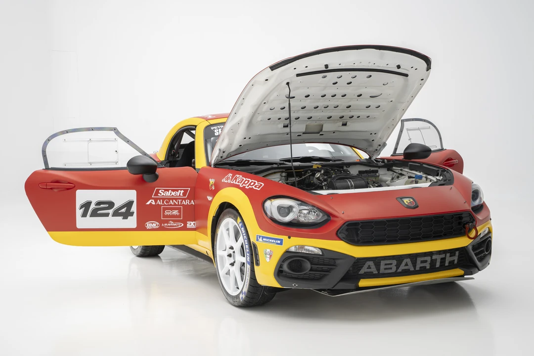 2017 Fiat 124 Spider - Image 10 of 31