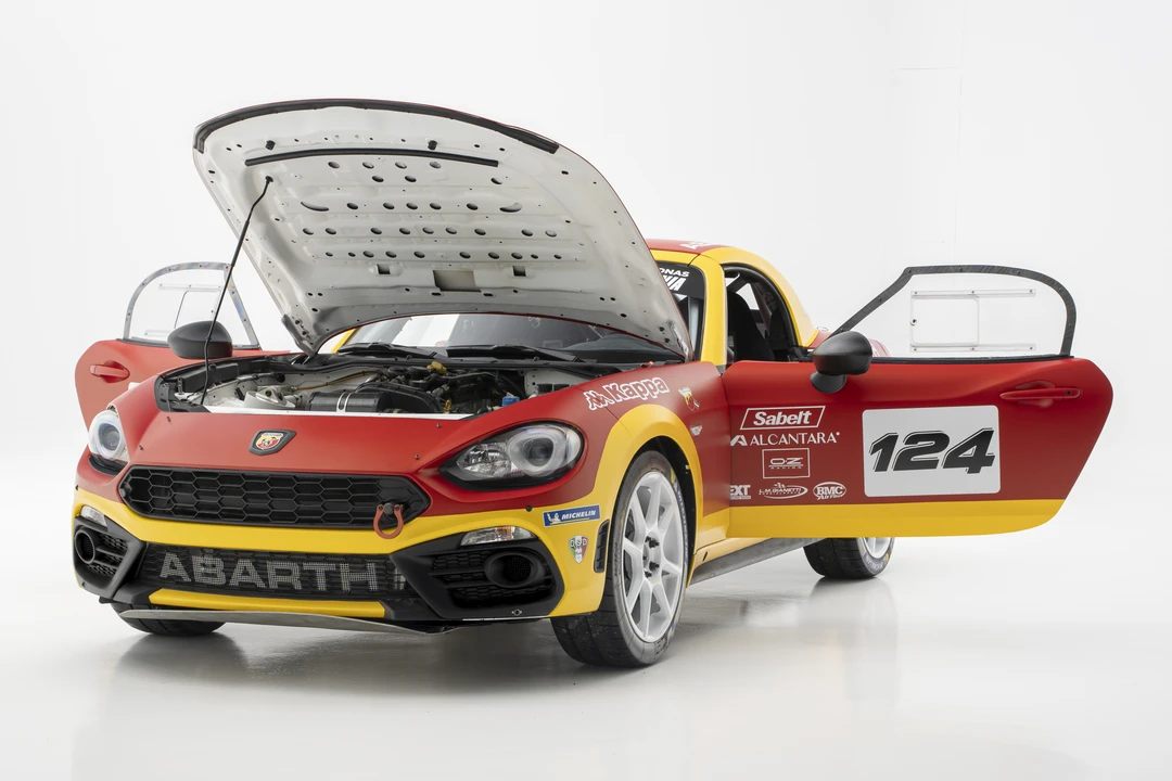 2017 Fiat 124 Spider - Image 12 of 31