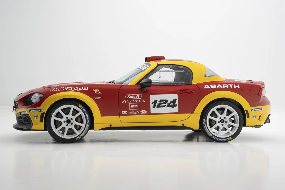 2017 Fiat 124 Spider - Image 7 of 31