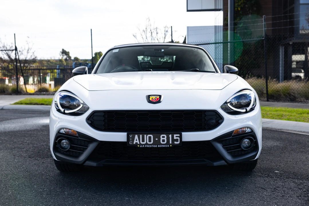 2017 Fiat 124 Spider - Image 2 of 31
