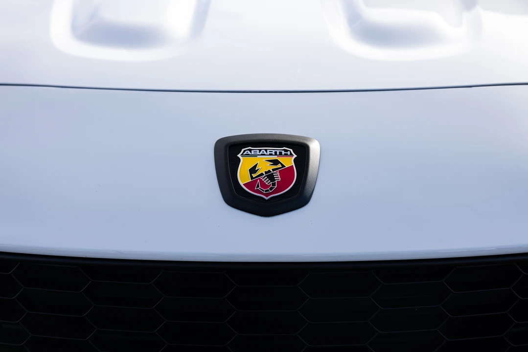 2017 Fiat 124 Spider - Image 23 of 31