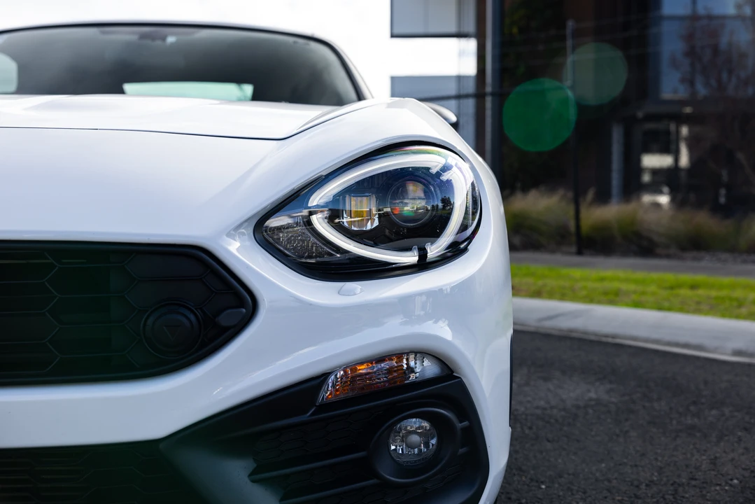2017 Fiat 124 Spider - Image 24 of 31
