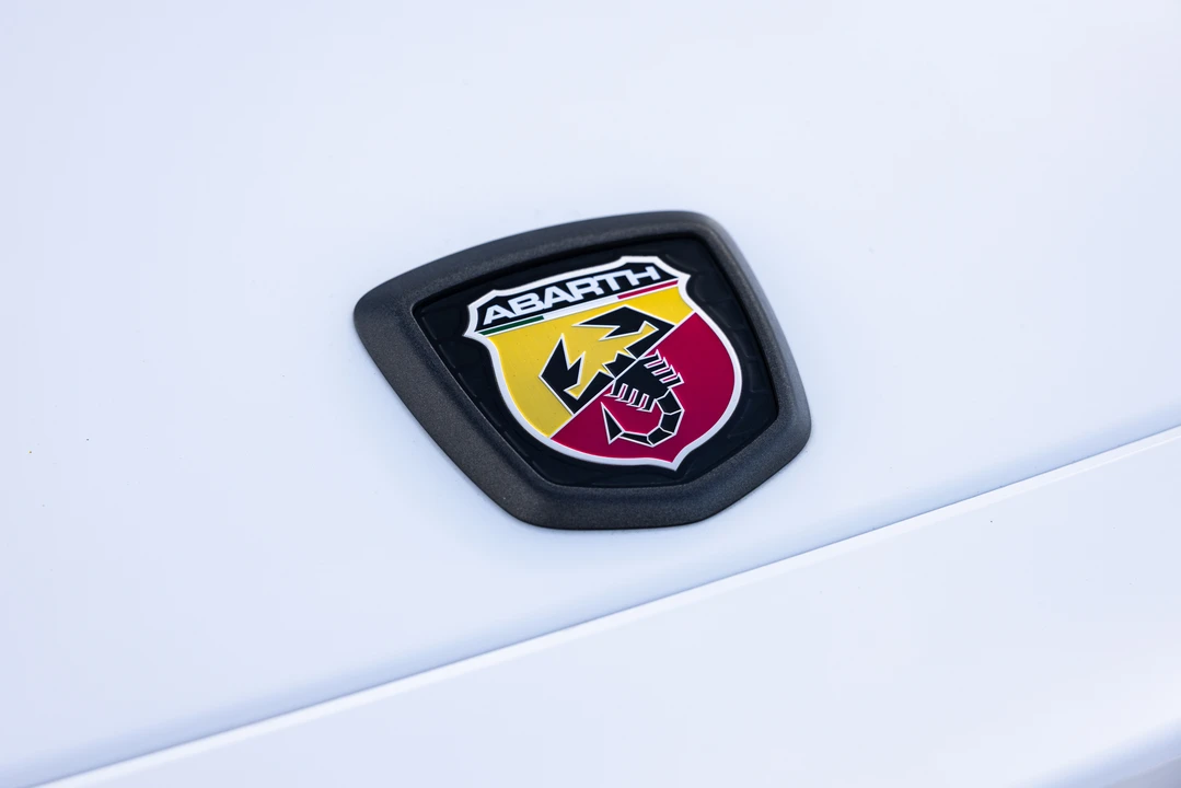 2017 Fiat 124 Spider - Image 25 of 31