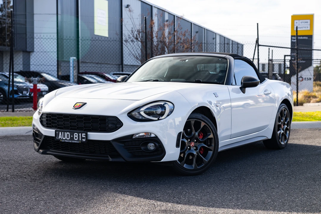 2017 Fiat 124 Spider - Image 9 of 31