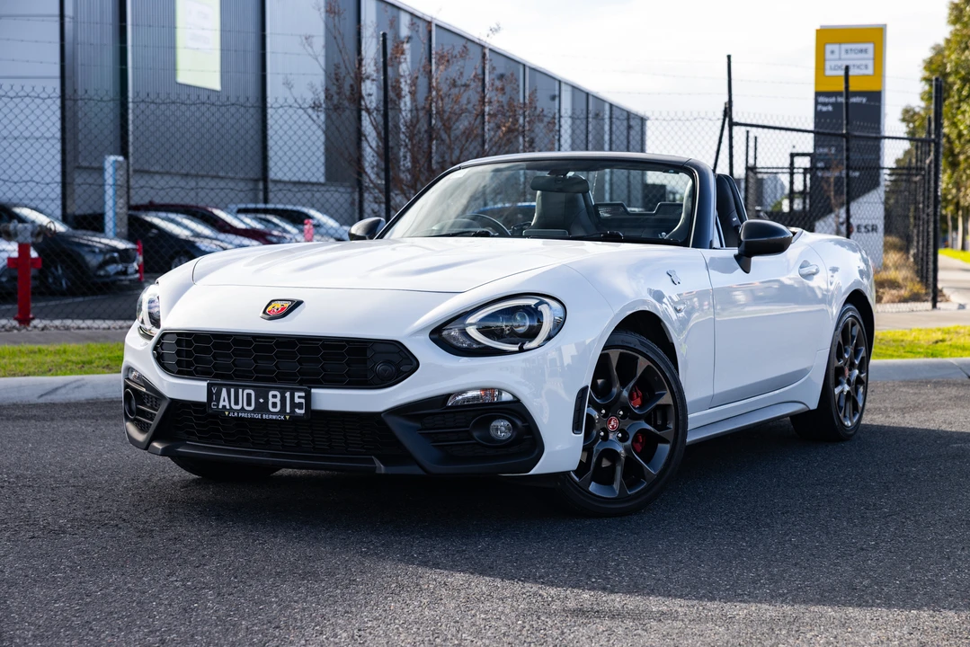 2017 Fiat 124 Spider - Image 10 of 31