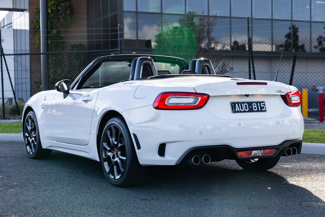 2017 Fiat 124 Spider - Image 12 of 31