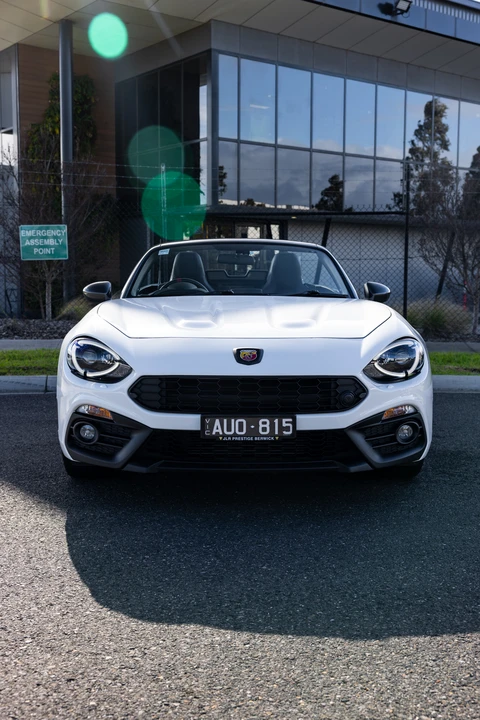 2017 Fiat 124 Spider - Image 17 of 31