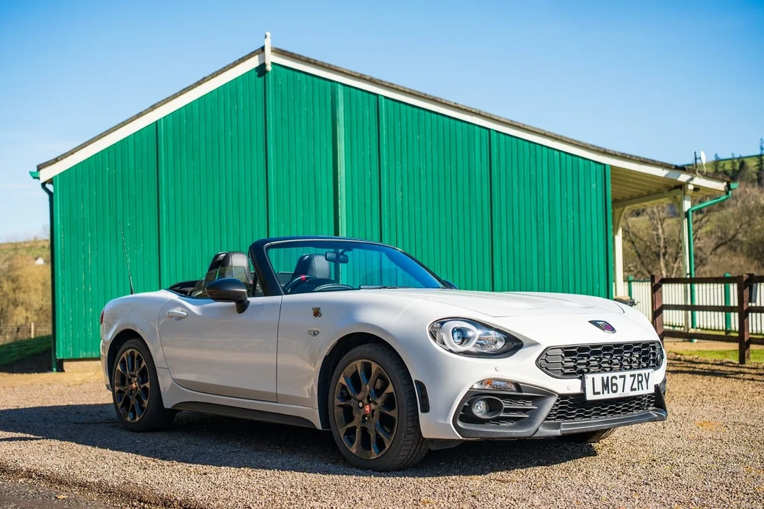2017 Abarth - Image 4 of 31