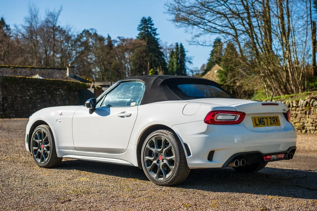 2017 Abarth - Image 31 of 31
