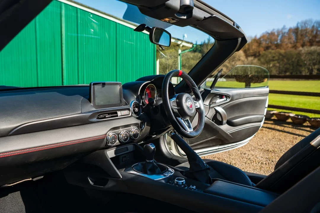2017 Abarth - Image 14 of 31