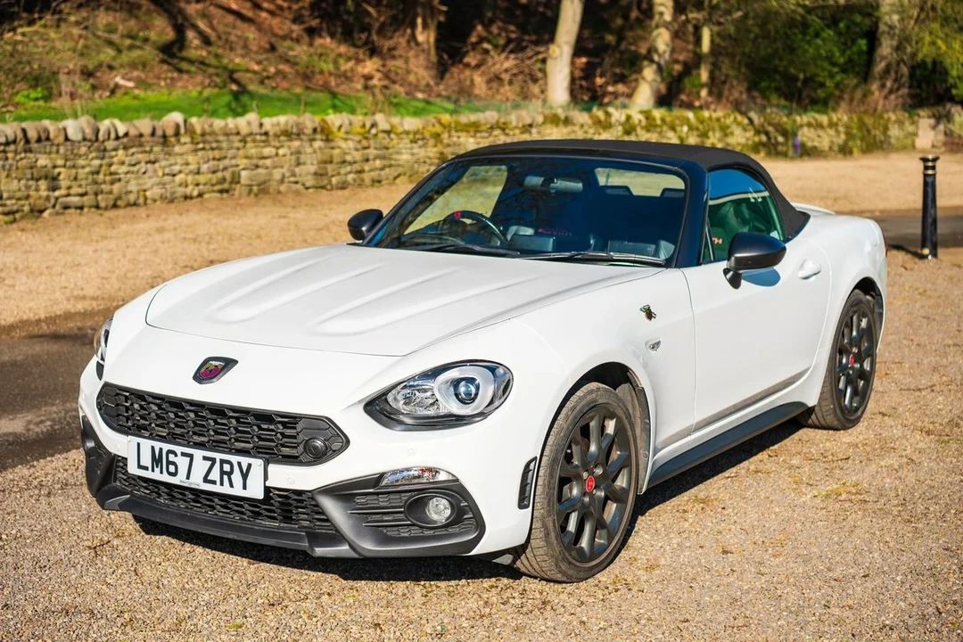 2017 Abarth - Image 15 of 31