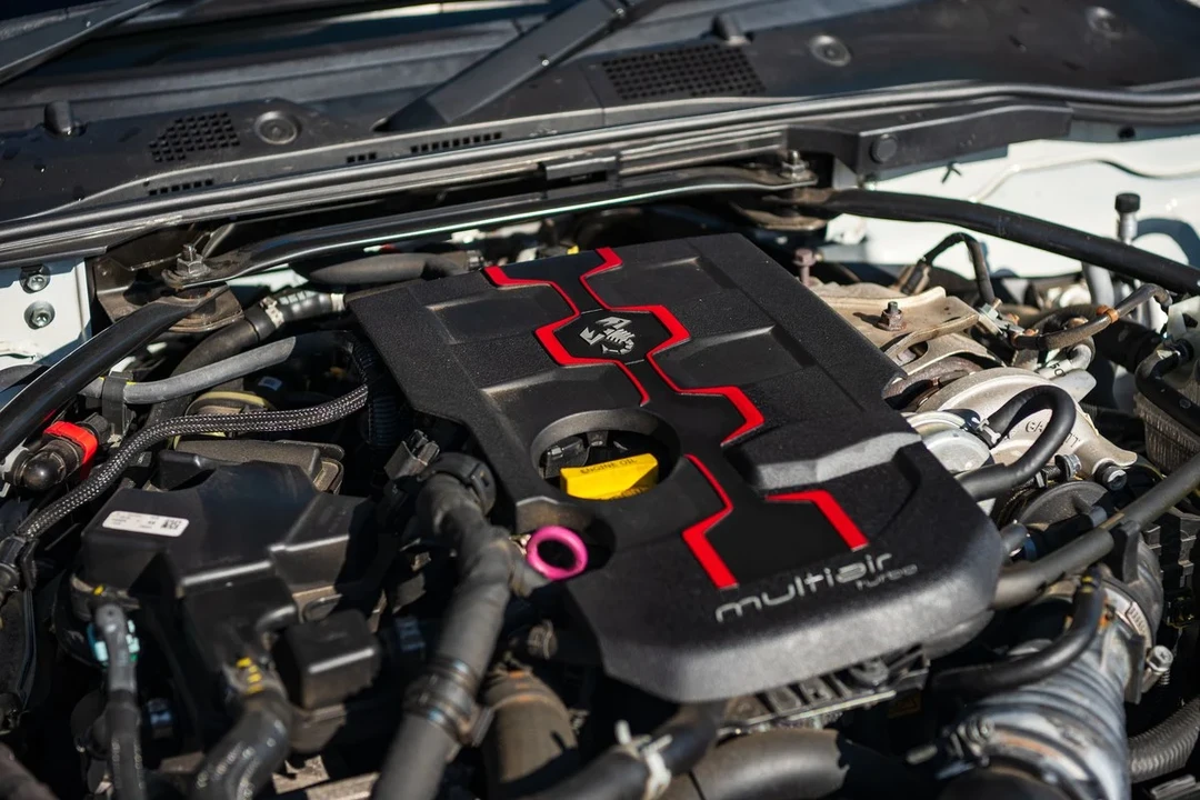 2017 Abarth - Image 12 of 31