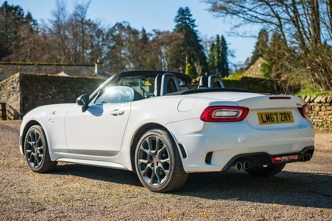 2017 Abarth - Image 6 of 31