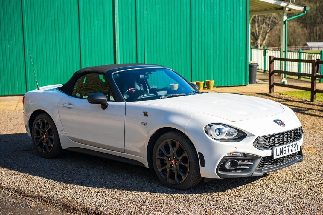 2017 Abarth - Image 26 of 30