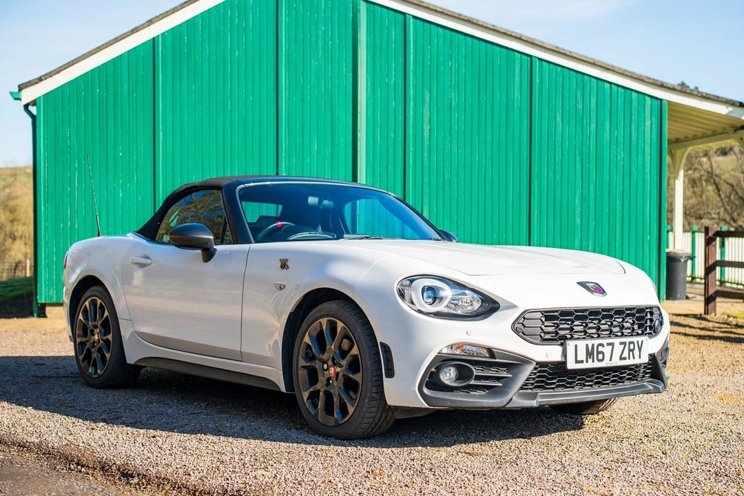 2017 Abarth - Image 27 of 30