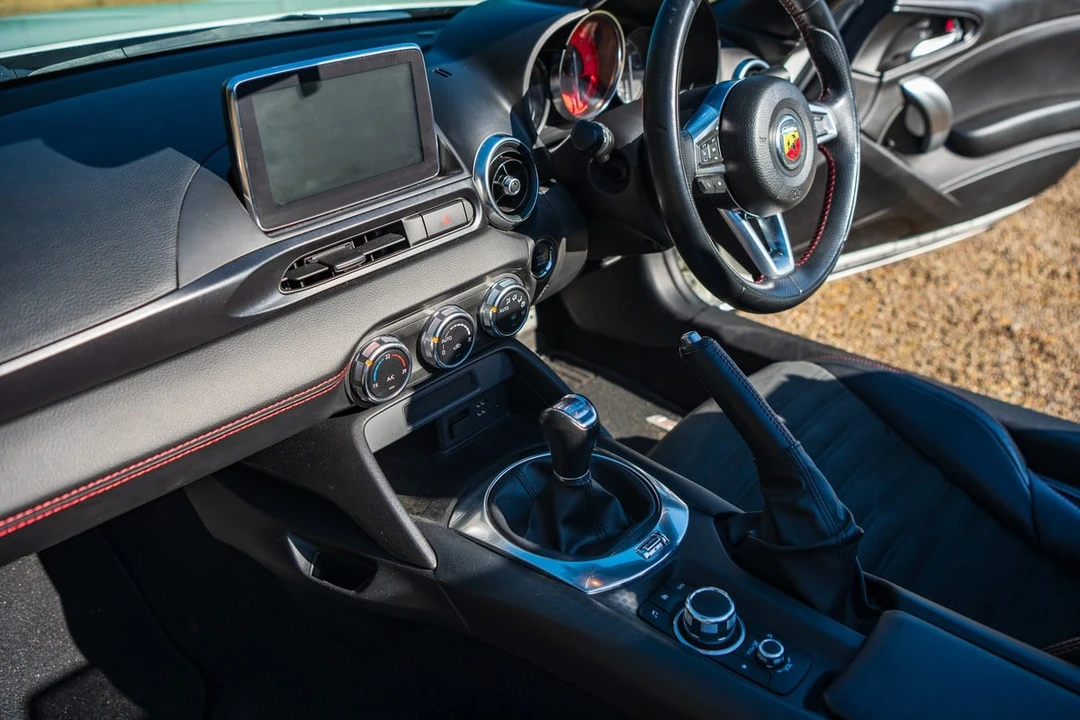 2017 Abarth - Image 11 of 30