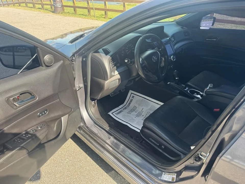 2017 Acura ILX - Image 9 of 15