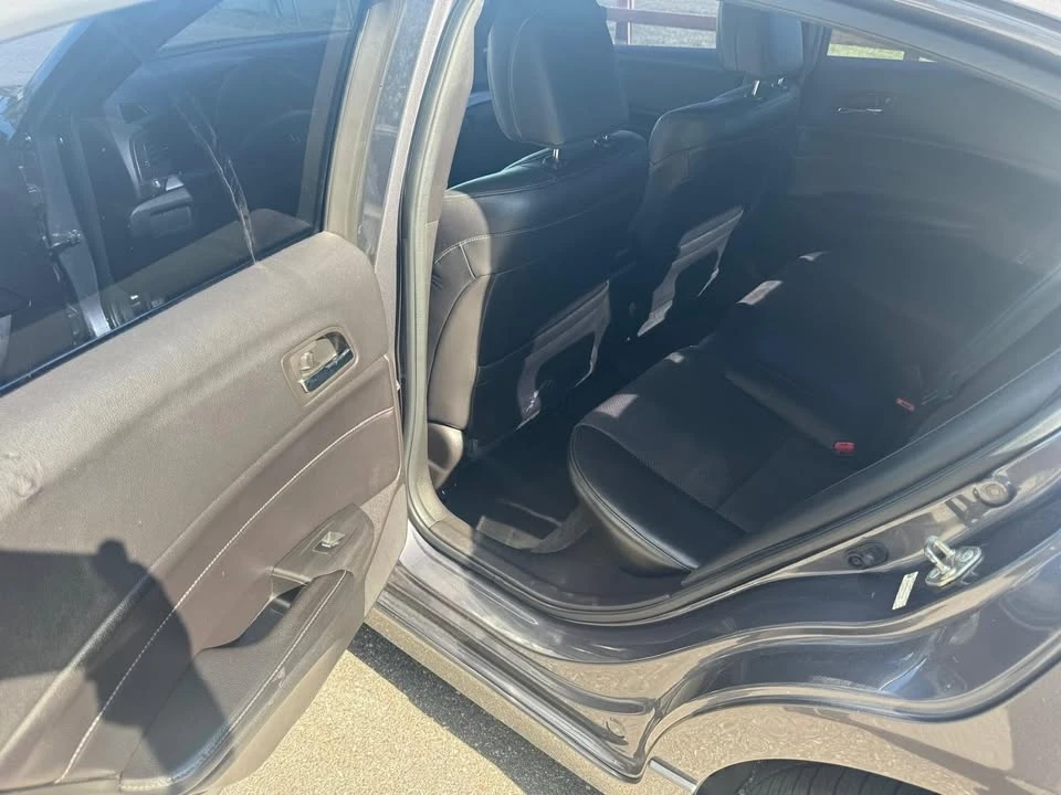 2017 Acura ILX - Image 10 of 15