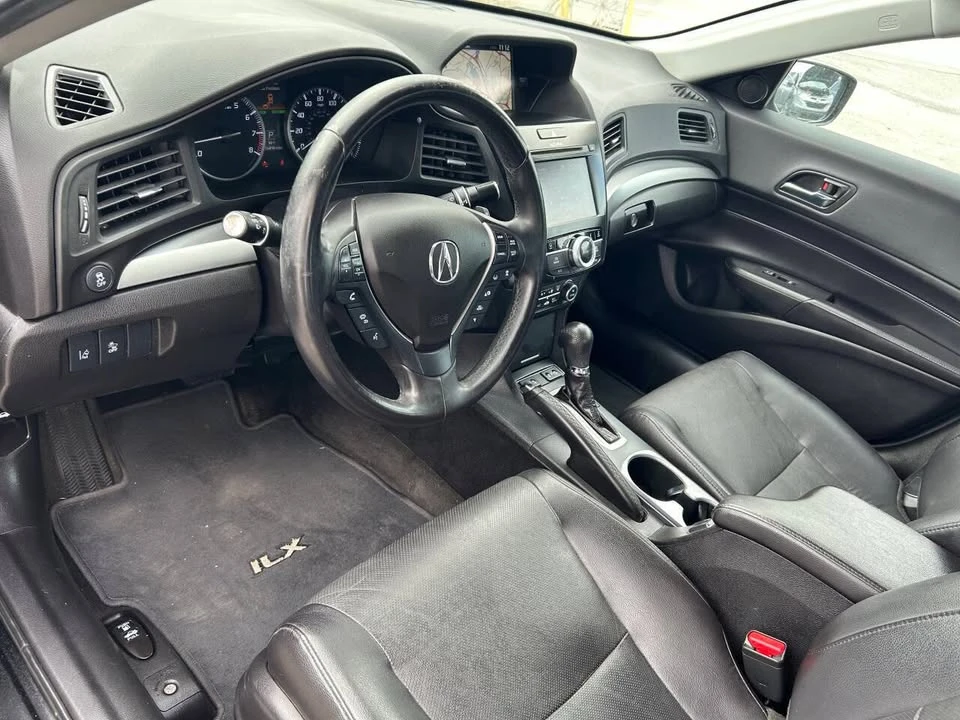 2017 Acura ILX - Image 5 of 9