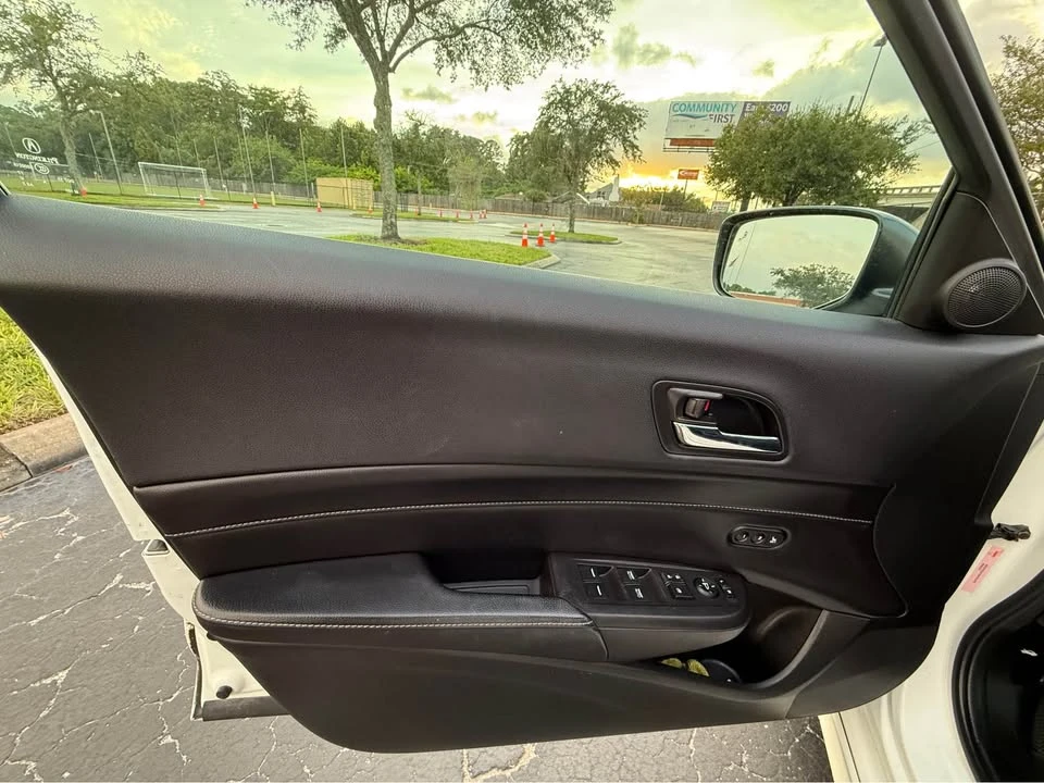 2017 Acura ILX - Image 8 of 12