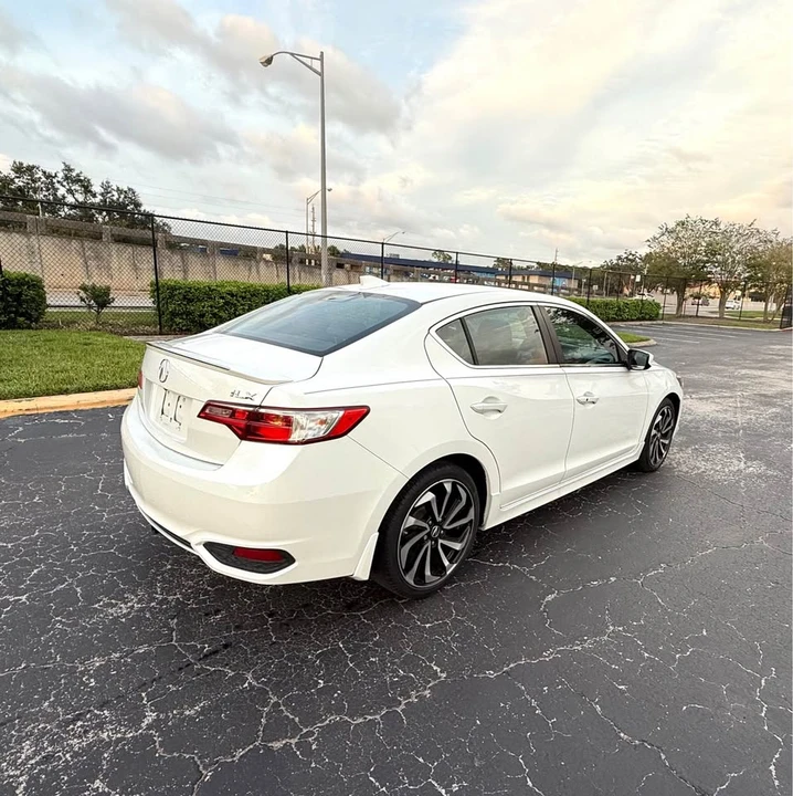 2017 Acura ILX - Image 4 of 12