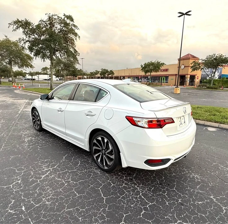 2017 Acura ILX - Image 5 of 12