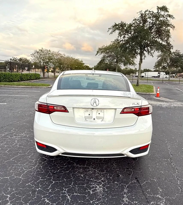 2017 Acura ILX - Image 6 of 12