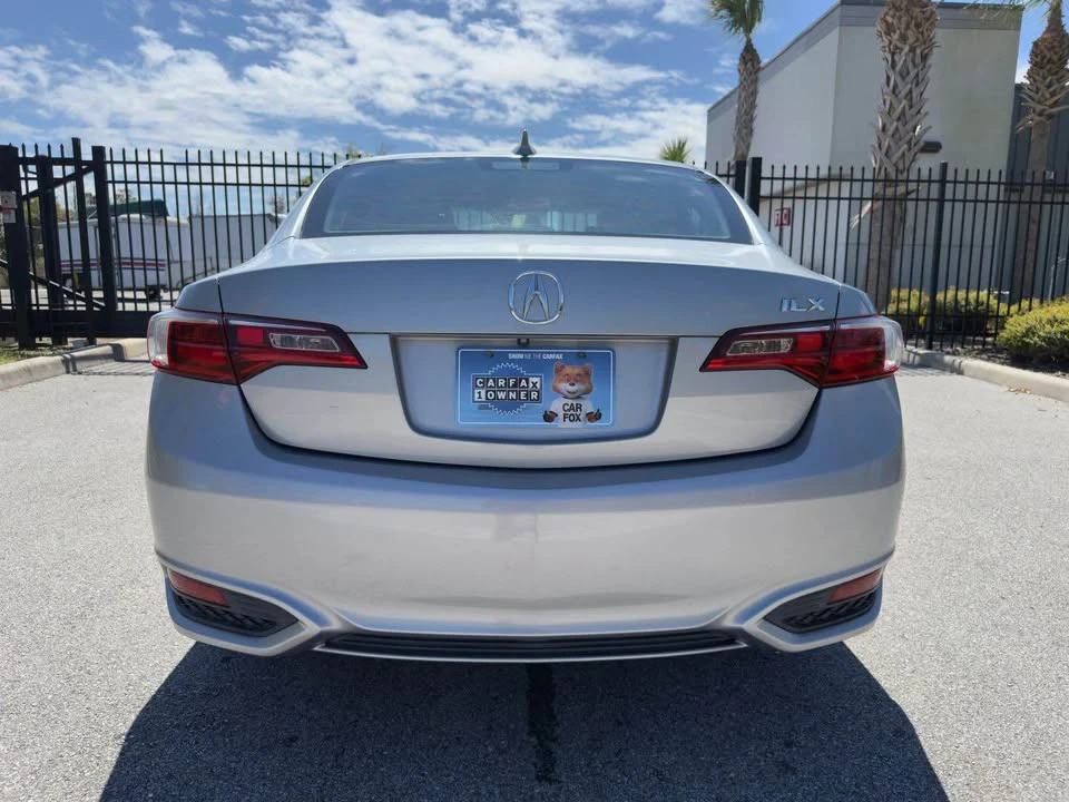 2017 Acura ILX - Image 5 of 18