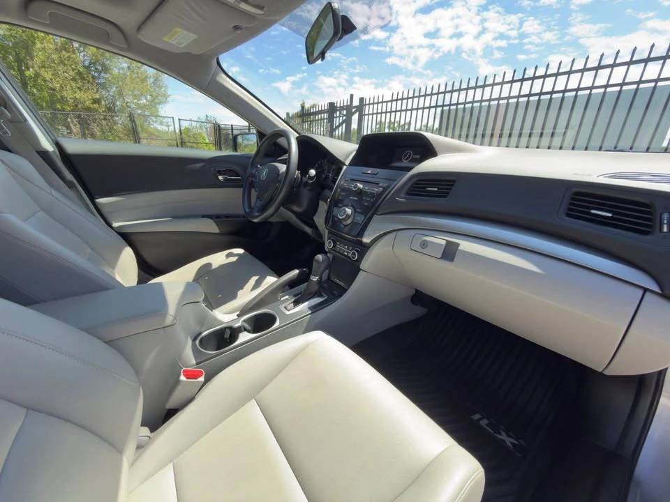 2017 Acura ILX - Image 14 of 18