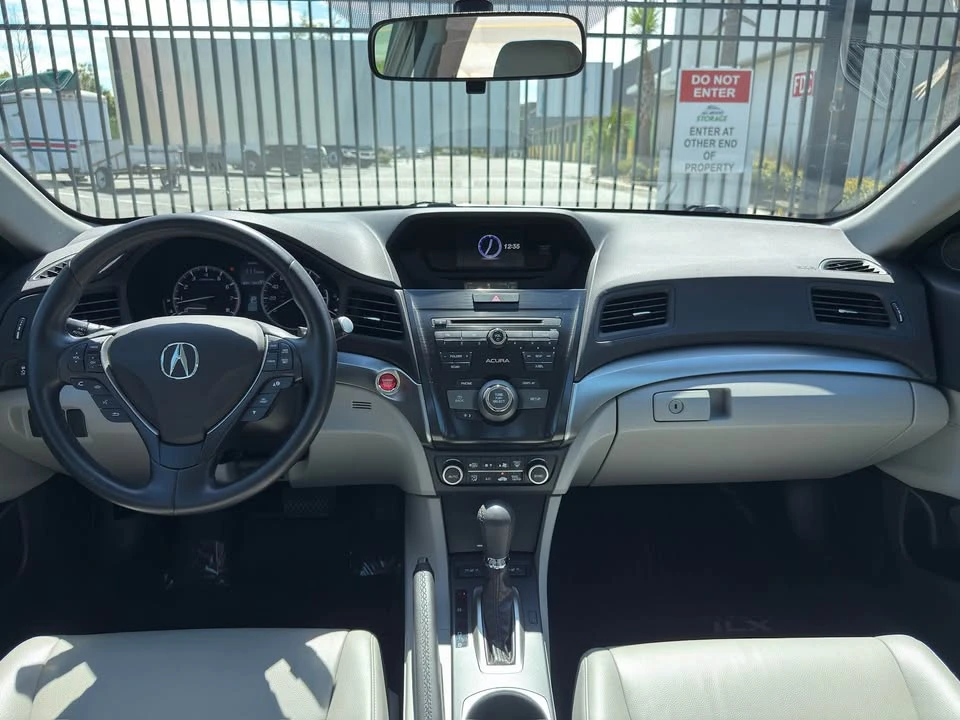 2017 Acura ILX - Image 10 of 20