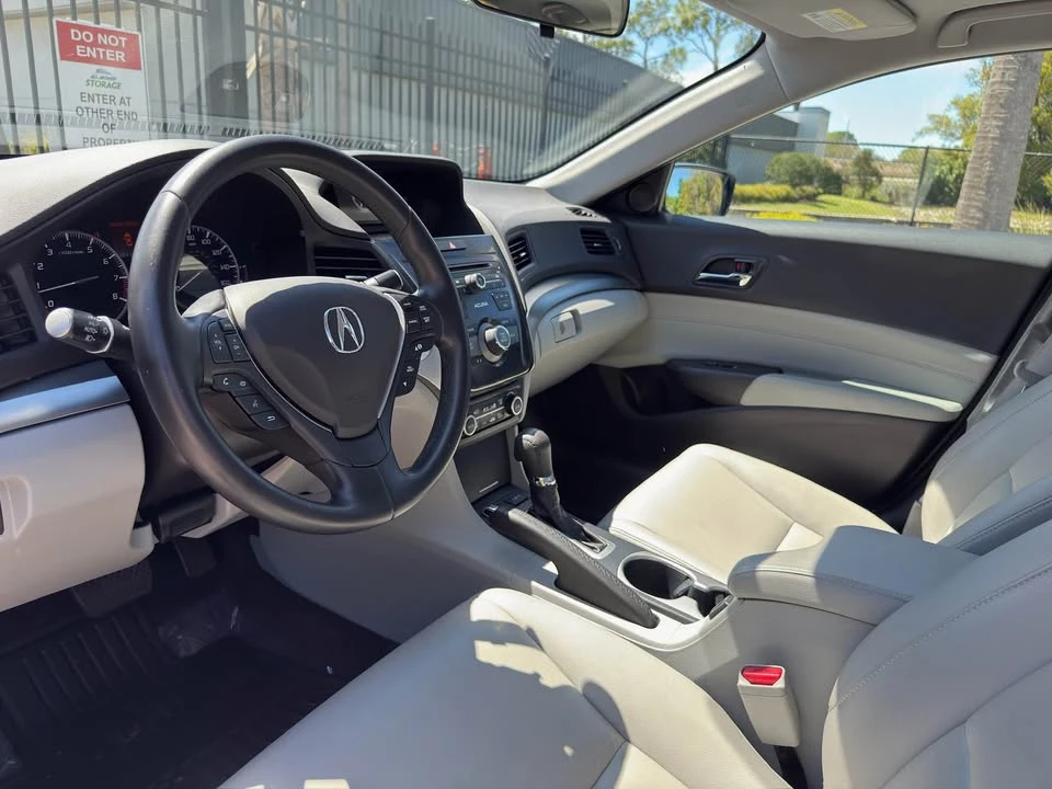 2017 Acura ILX - Image 9 of 20