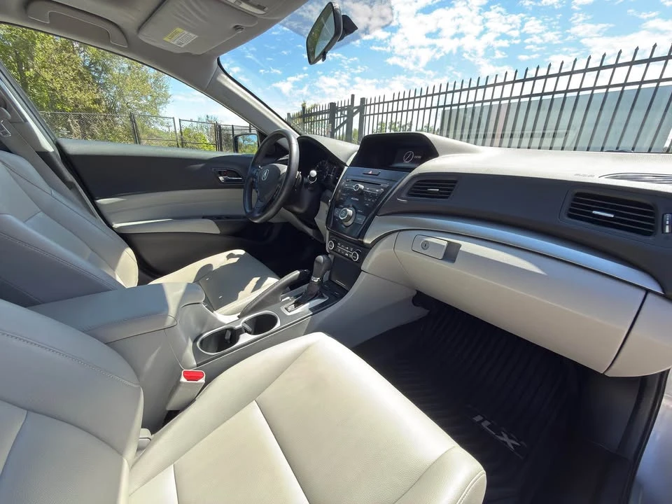 2017 Acura ILX - Image 15 of 20