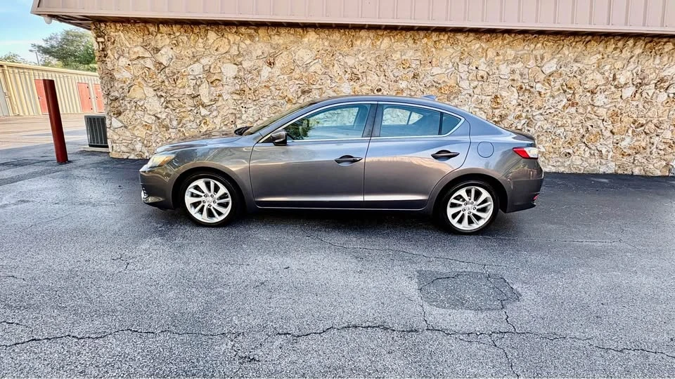 2017 Acura ILX - Image 5 of 12