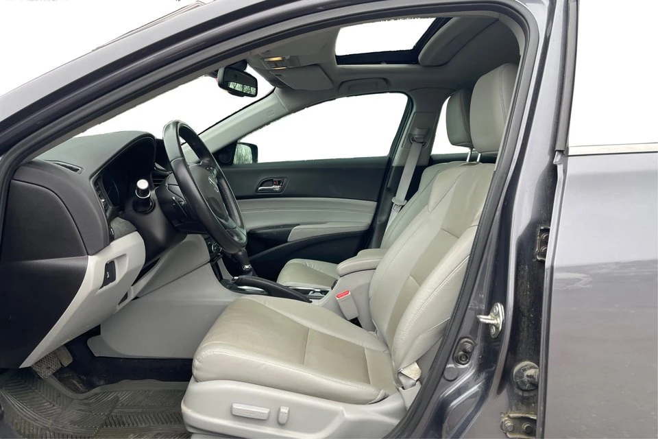 2017 Acura ILX - Image 9 of 20