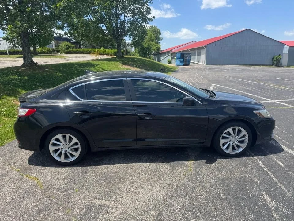 2017 Acura ILX - Image 8 of 20