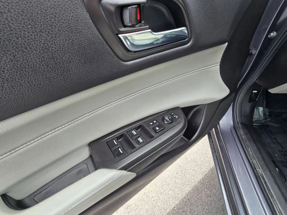 2017 Acura ILX - Image 10 of 17