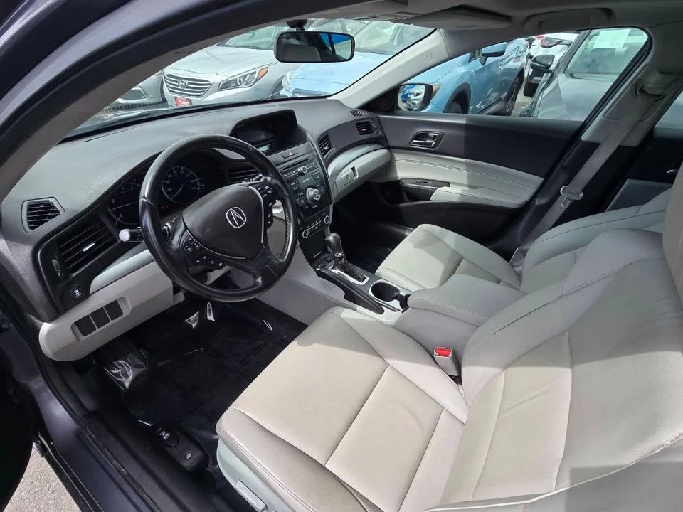 2017 Acura ILX - Image 8 of 17