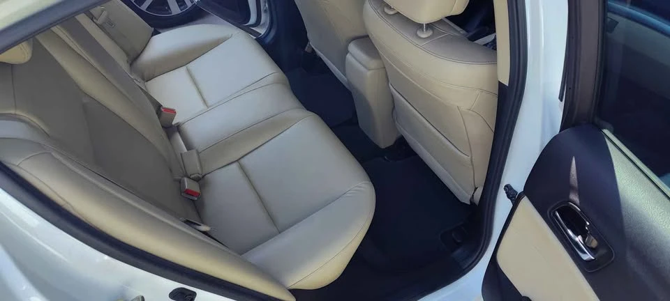 2017 Acura ILX - Image 10 of 15