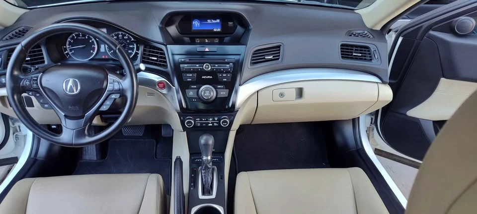 2017 Acura ILX - Image 12 of 15