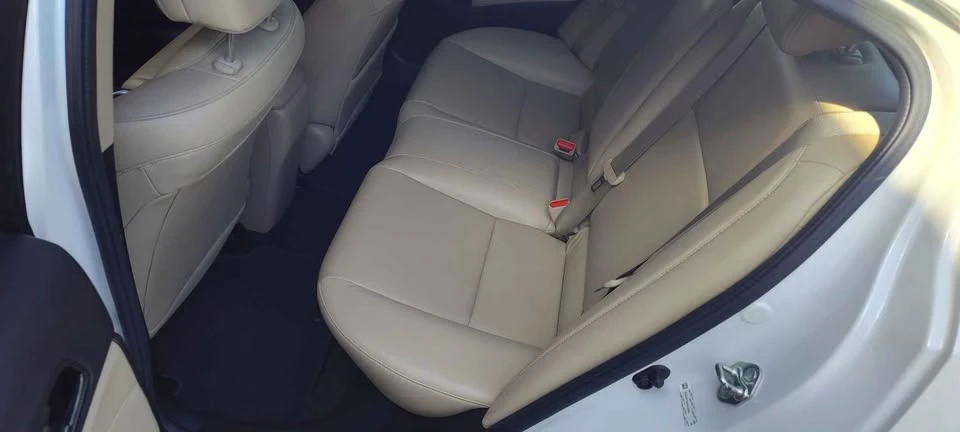 2017 Acura ILX - Image 9 of 15